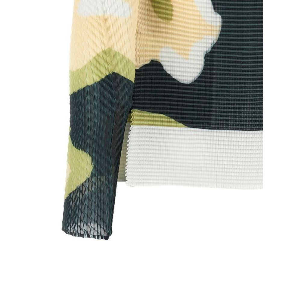 Issey Miyake Women 'Verve Pleats Top' Cardigan - Picture 4 of 4